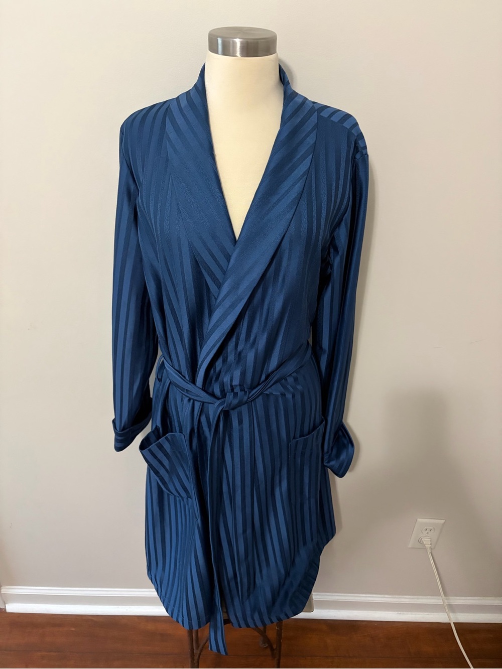 Vintage St. Michael Teal Blue Satin-Like Striped Robe M Loungewear - Picture 3 of 11